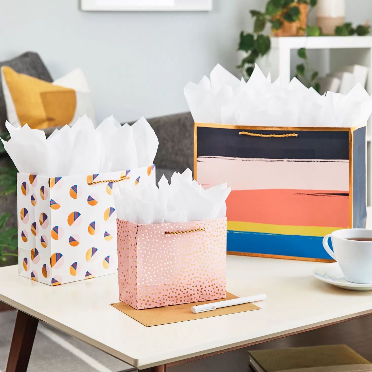 Birthday>Hallmark 10.4" Painted Stripes Large Horizontal Gift Bag