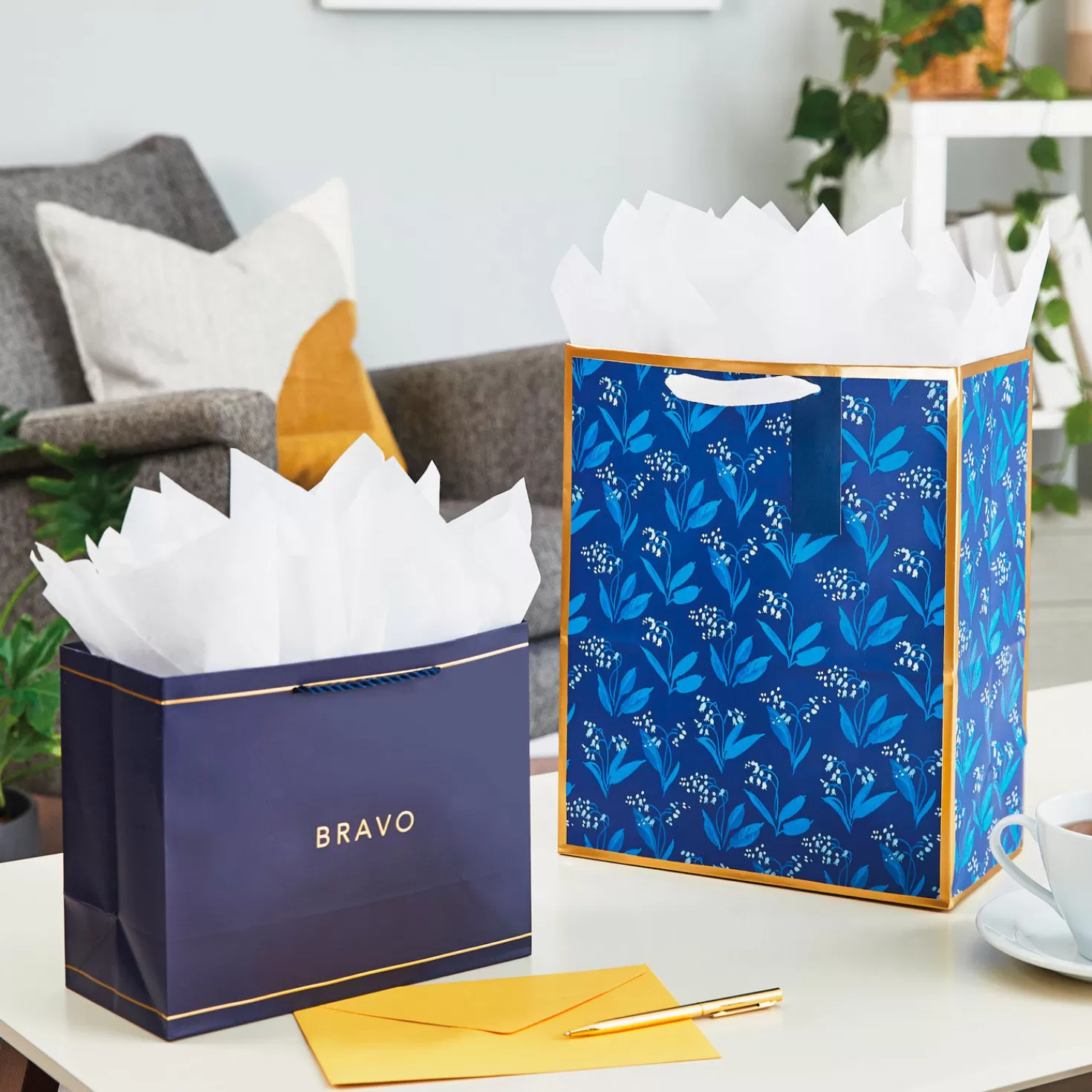 Birthday>Hallmark 13" Blue Floral Large Gift Bag