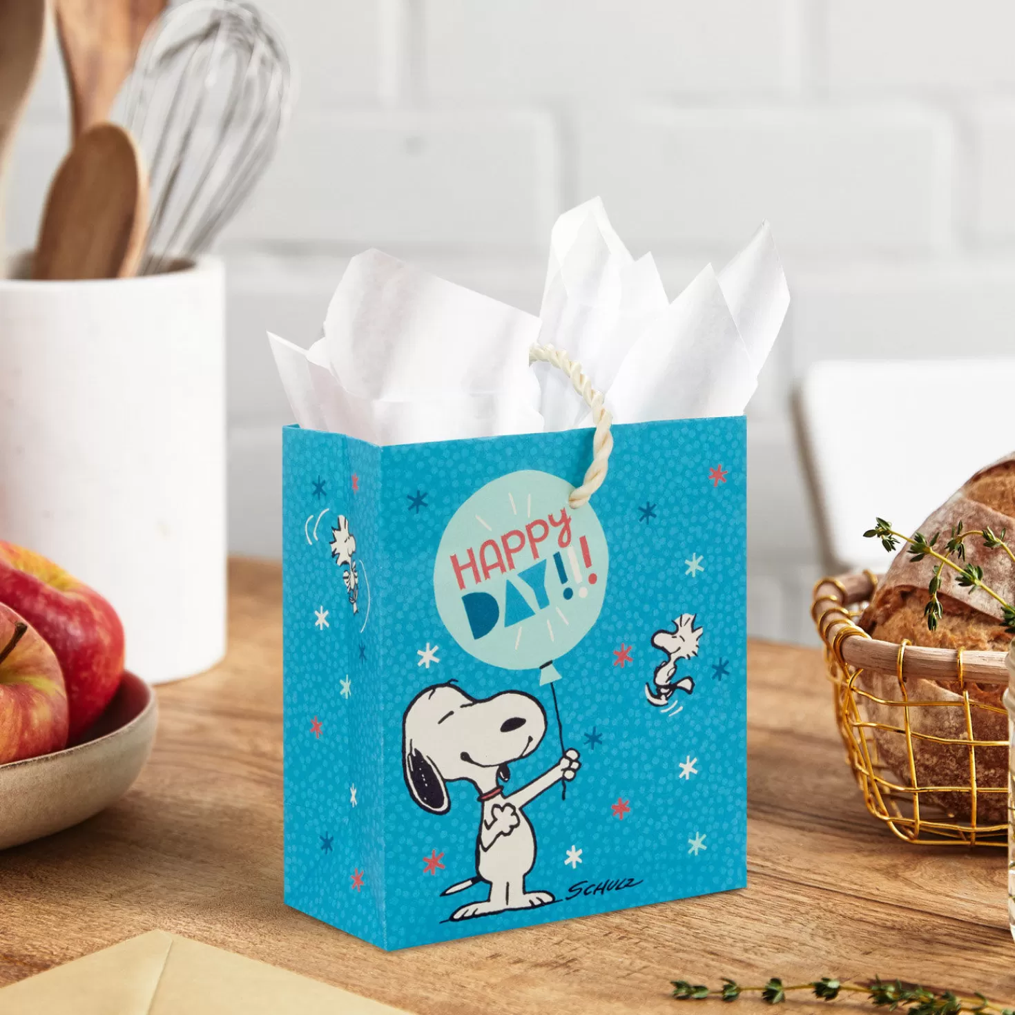 Birthday>Hallmark 4.6" Peanuts® Snoopy With Balloon Gift Card Holder Mini Bag