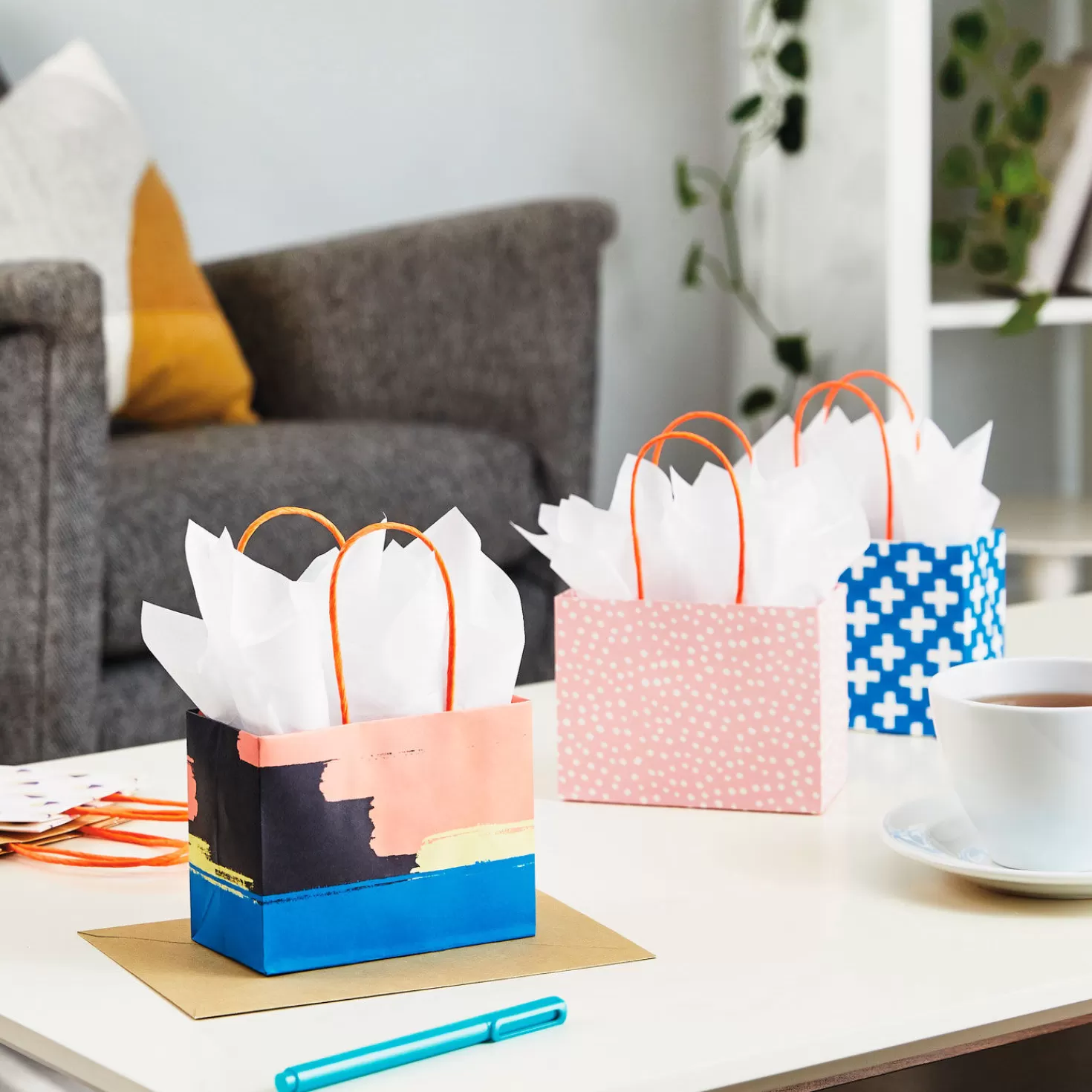 Birthday>Hallmark 4" Assorted Modern 5-Pack Mini Bag Gift Card Holders