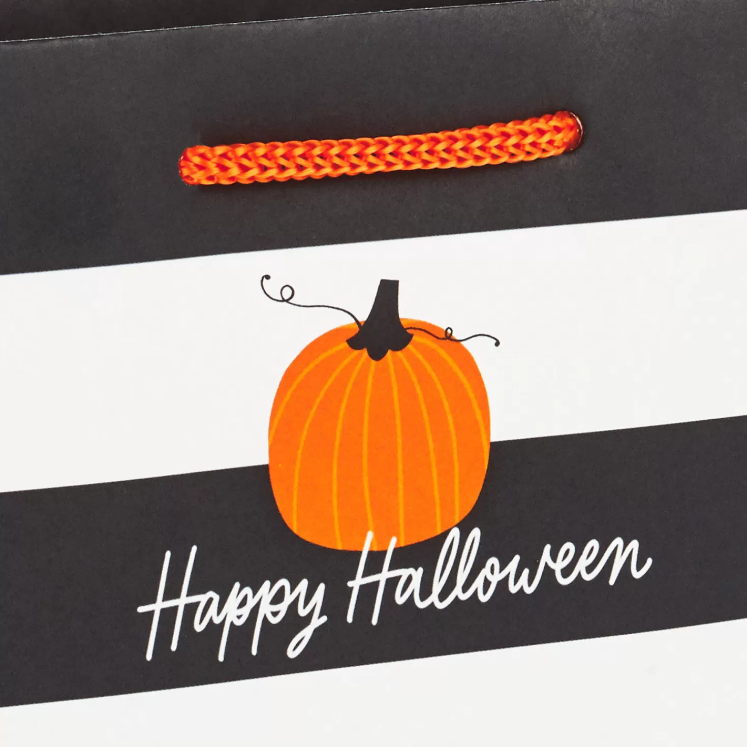 Halloween (10/31)>Hallmark 6.5" Assorted 8-Pack Stylish Halloween Small Gift Bags
