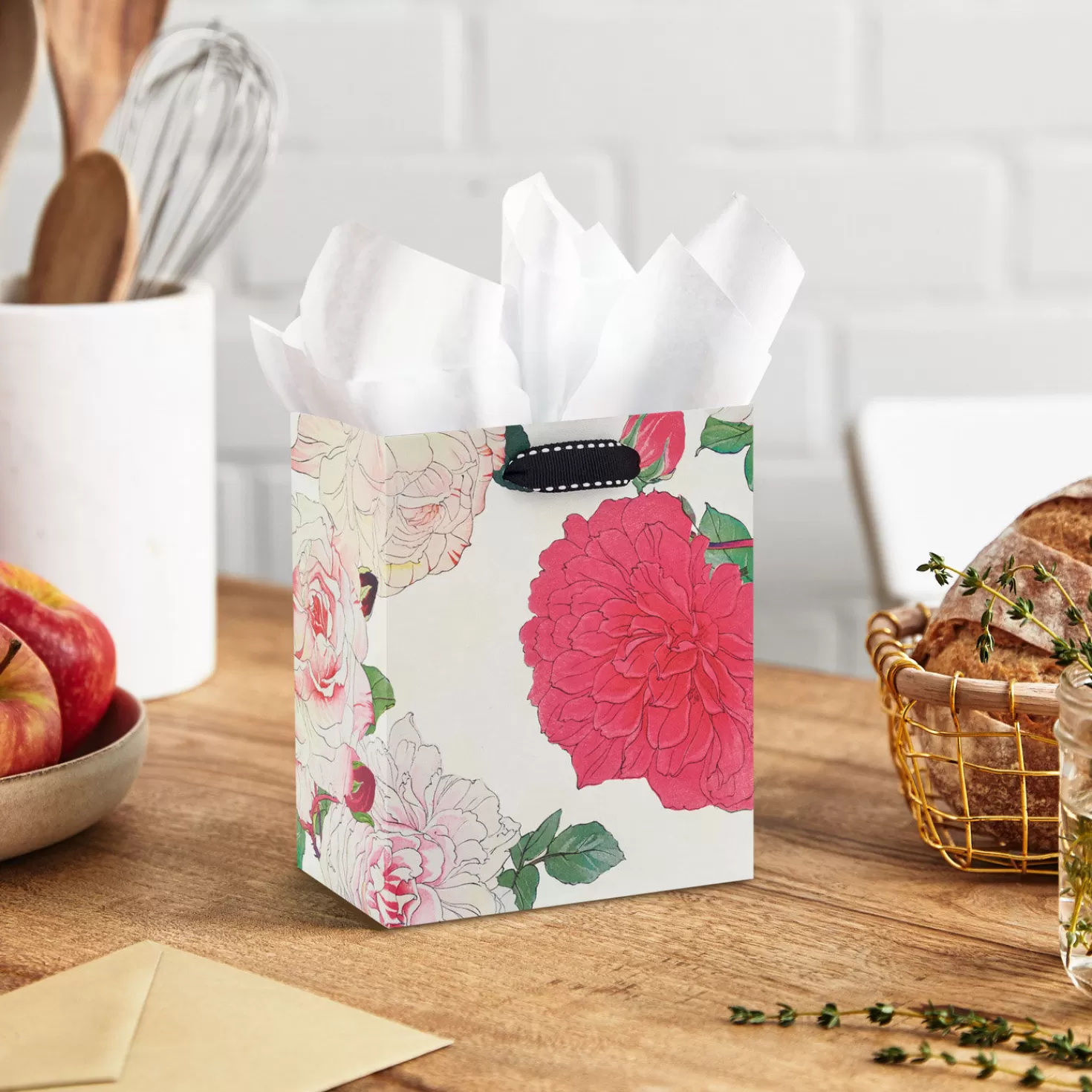 Birthday>Hallmark 6.5" Illustrated Roses Small Gift Bag