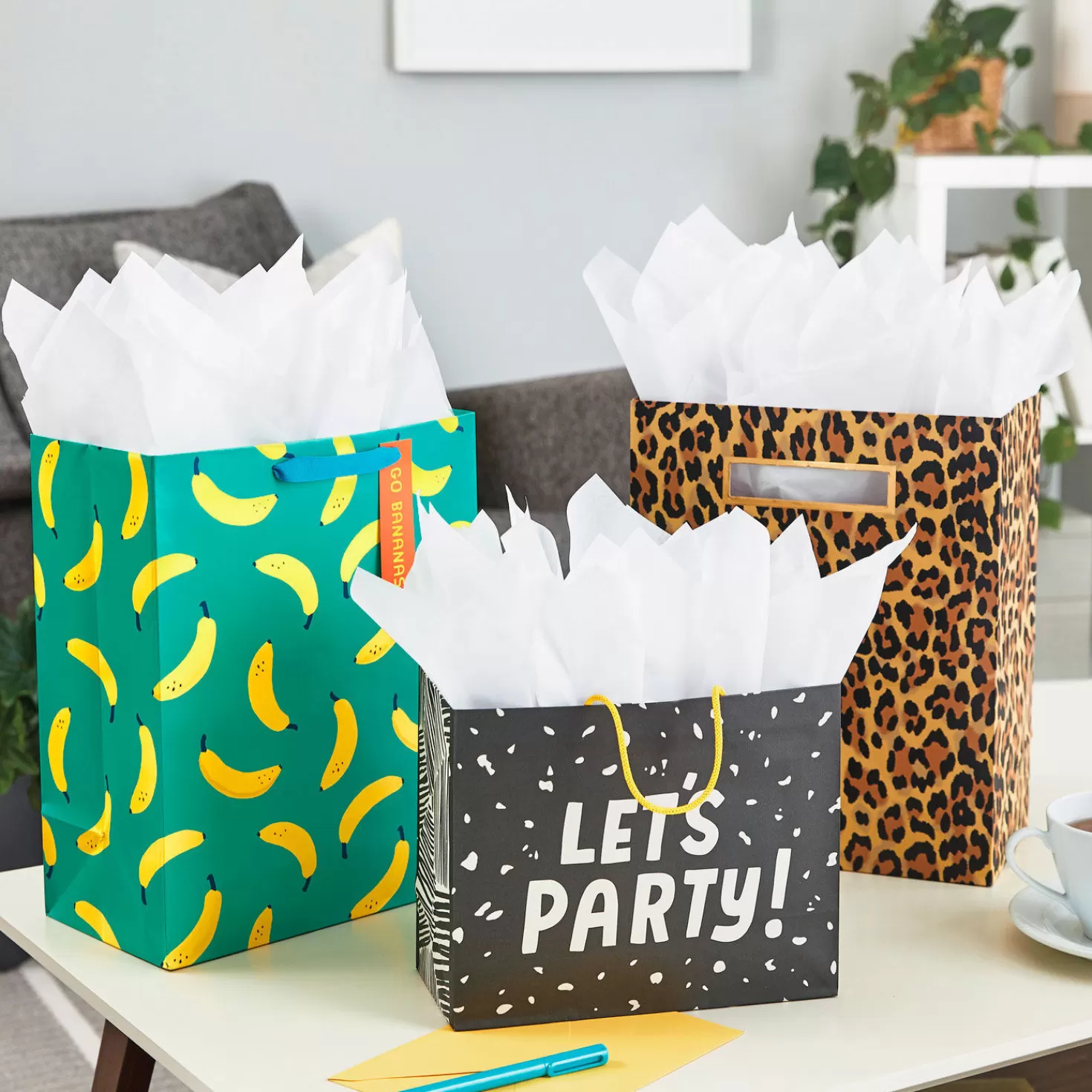 Birthday>Hallmark 7.7" Horizontal Let's Party Medium Gift Bag