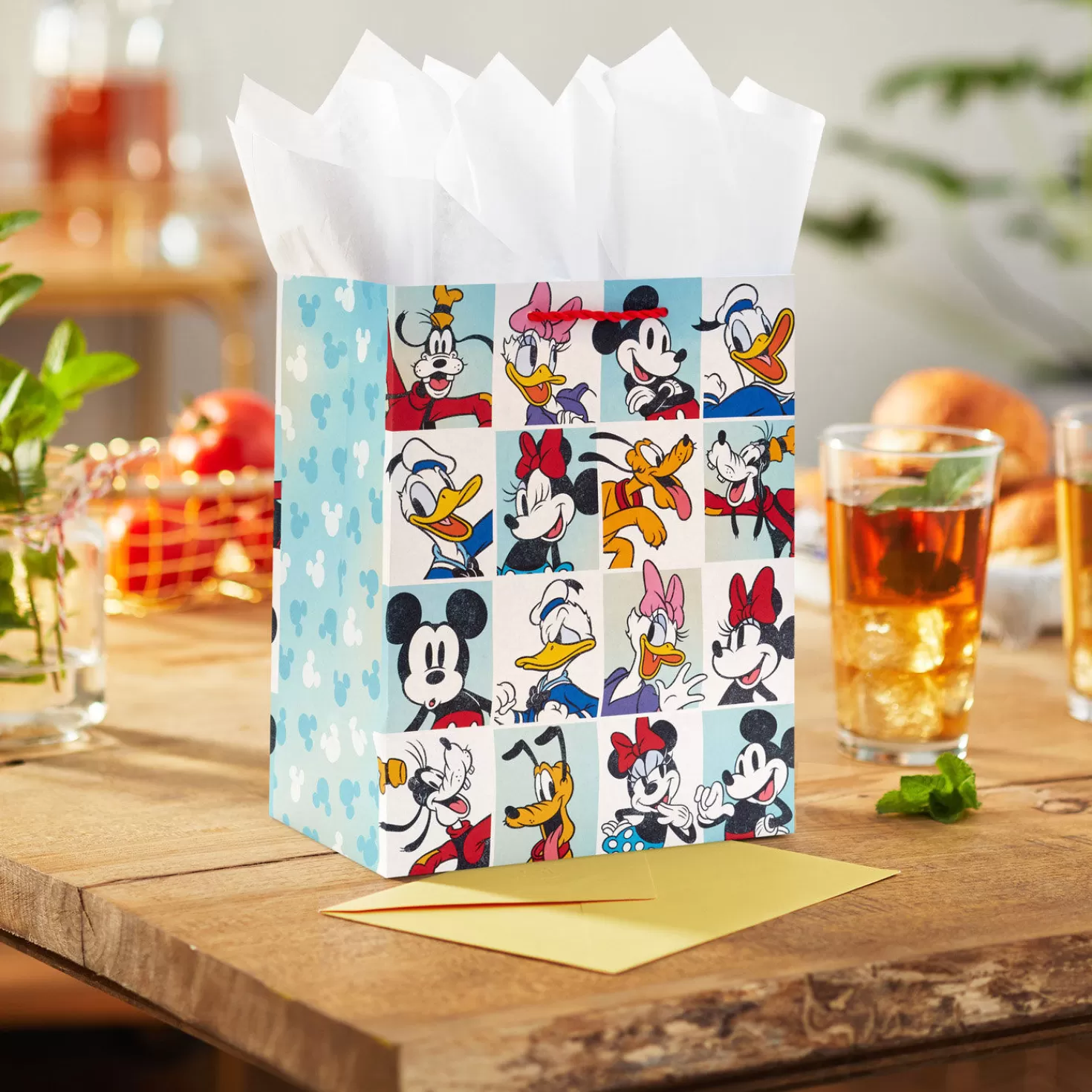Birthday>Hallmark 9.6" Disney Mickey Mouse And Friends Medium Gift Bag