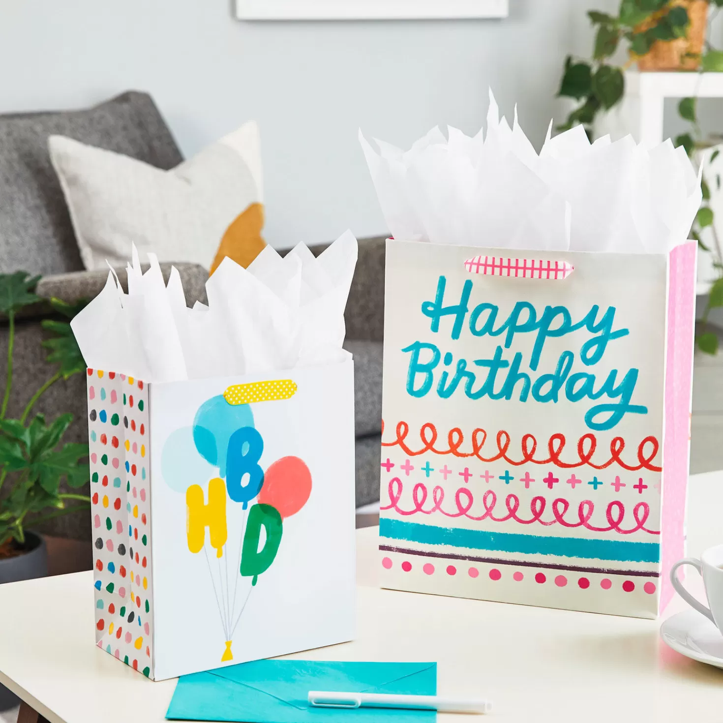 Birthday>Hallmark 9.6" Happy Birthday Balloons Medium Gift Bag