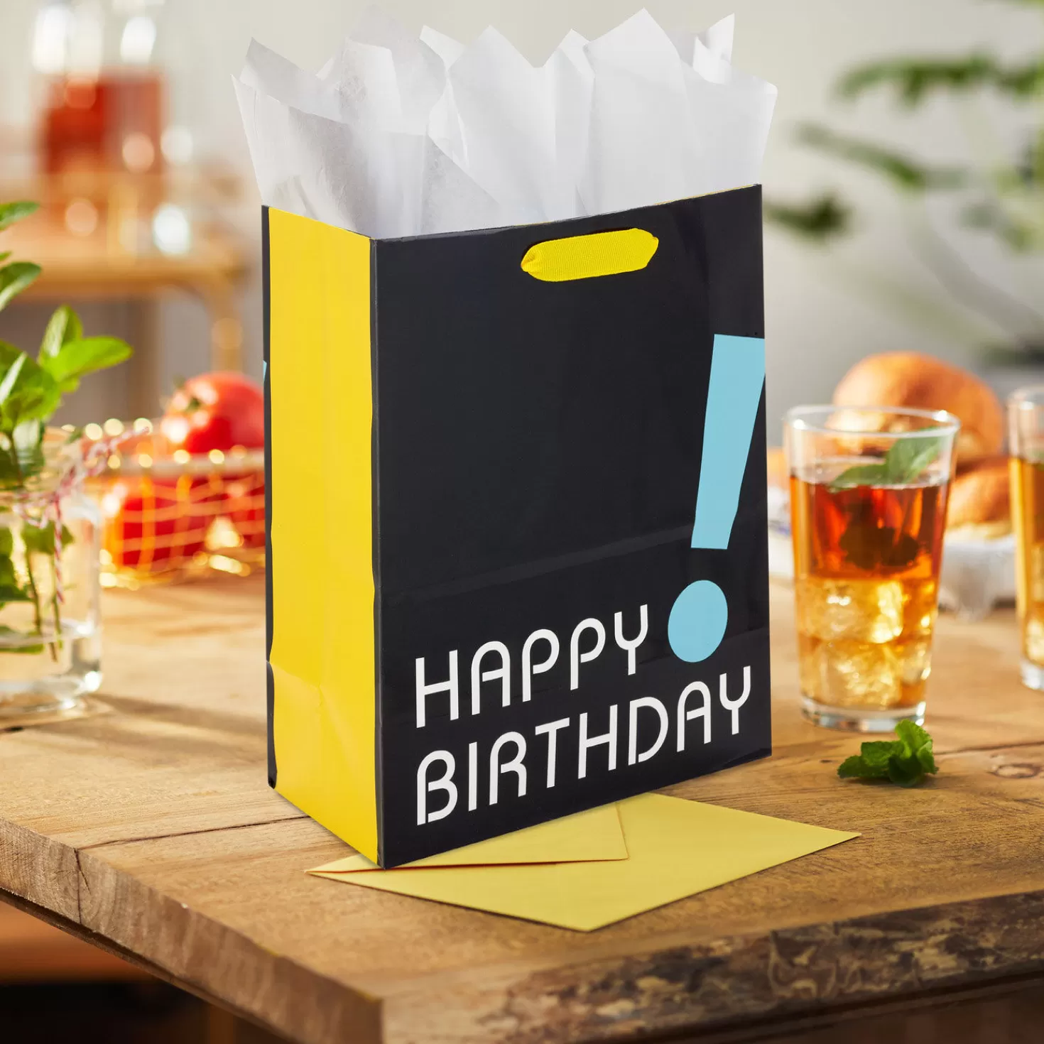 Birthday>Hallmark 9.6" Happy Birthday On Black Medium Gift Bag