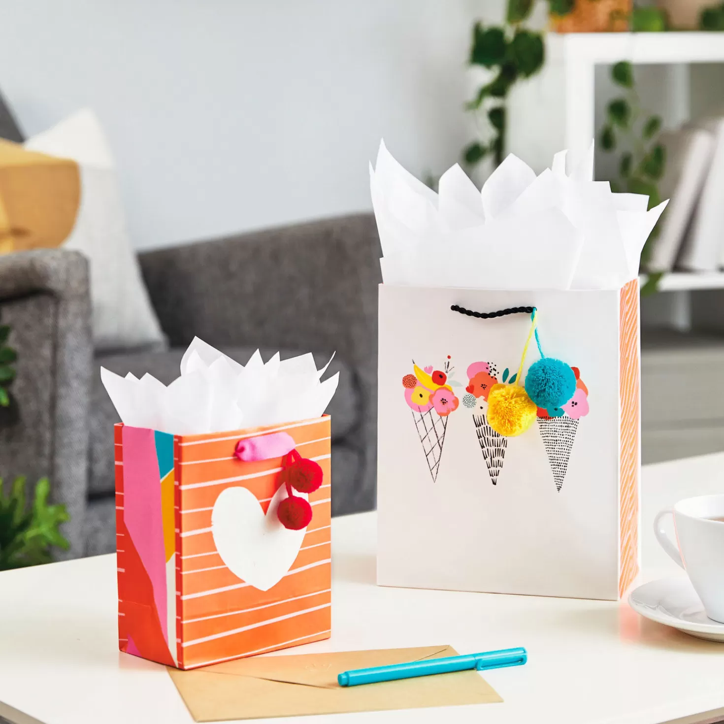 Birthday>Hallmark 9.6" Ice Cream Cones And Flowers Medium Gift Bag