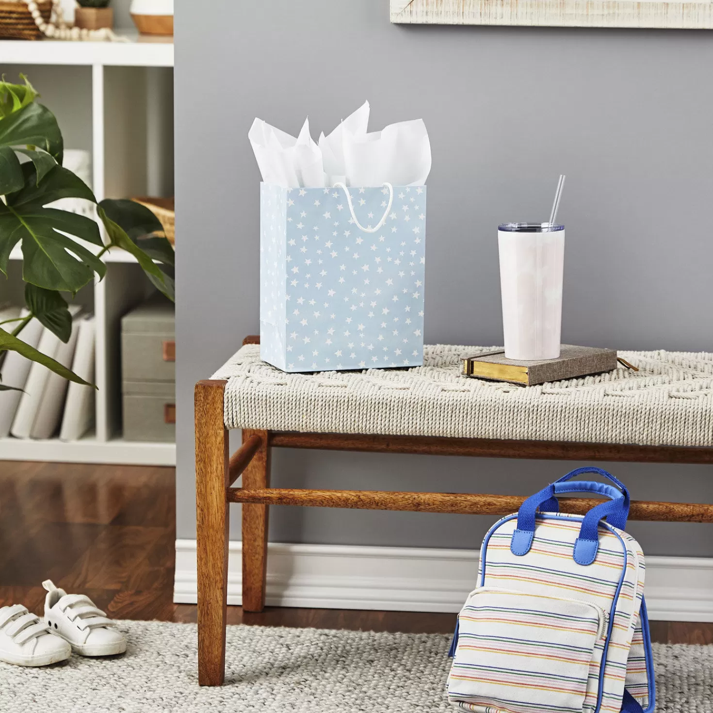 Baby>Hallmark 9.6" Scattered Stars On Blue Medium Gift Bag
