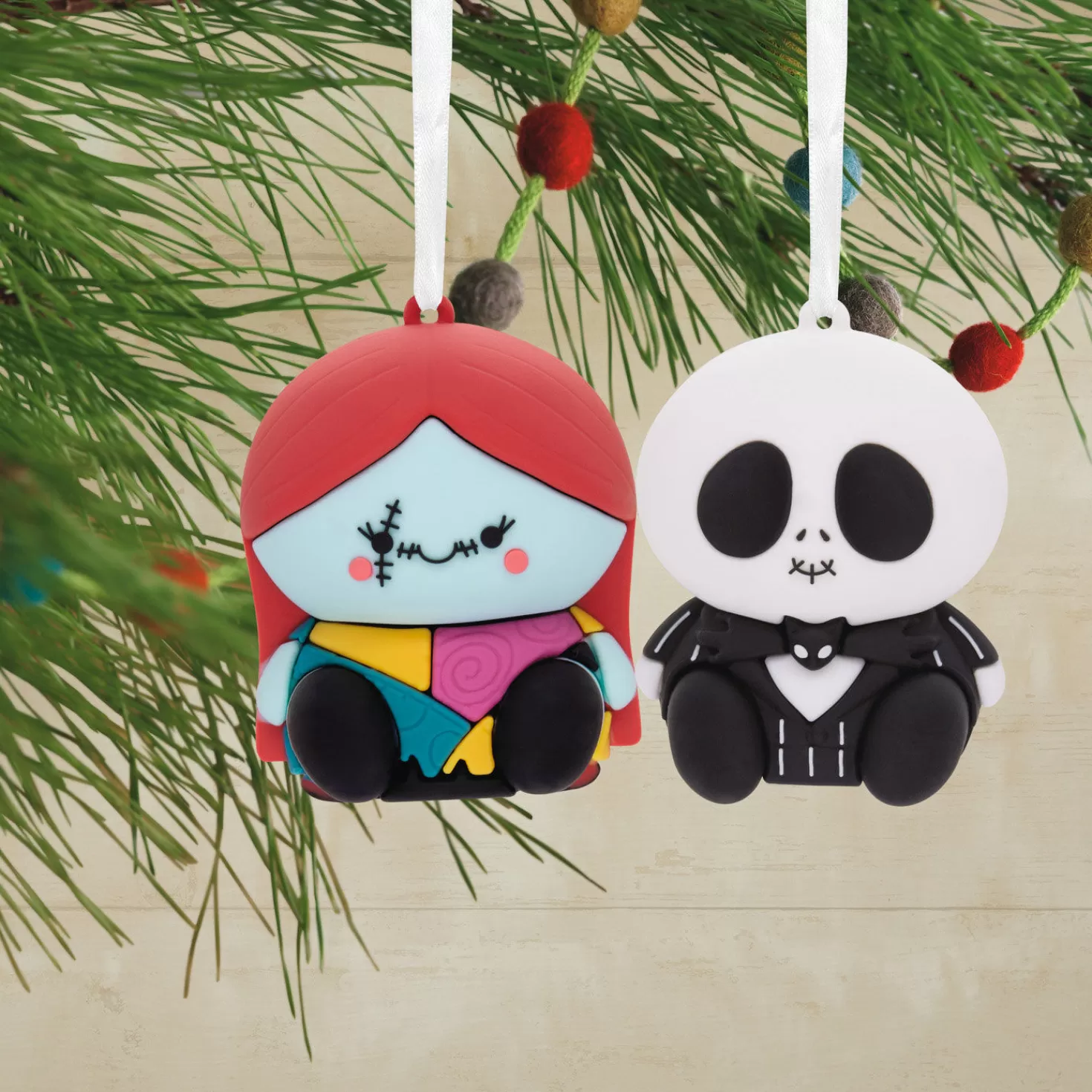 Halloween (10/31)>Hallmark Better Together Disney Tim Burton's The Nightmare Before Christmas Jack And Sally Magnetic Ornaments, Set Of 2