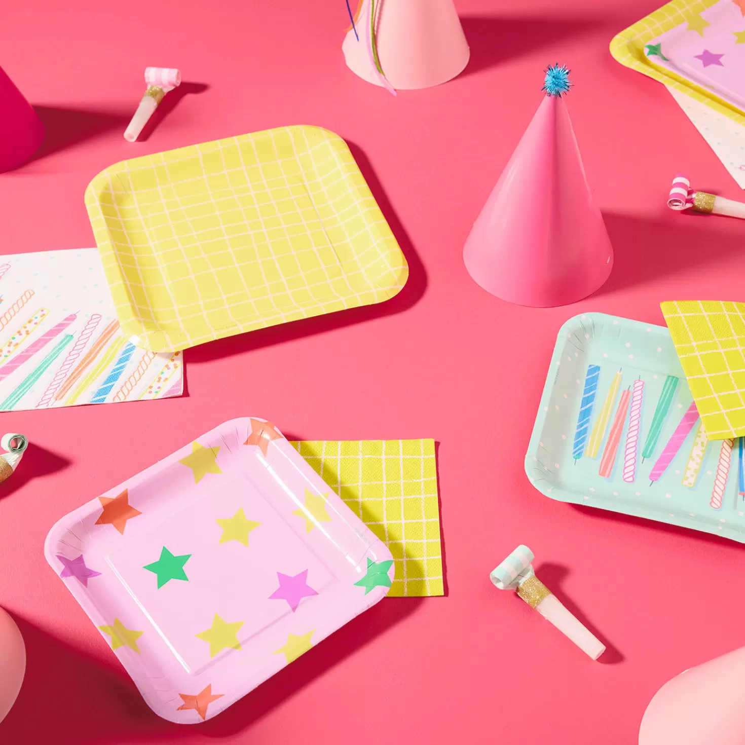 Birthday>Hallmark Cake And Candles Day Party Essentials Set