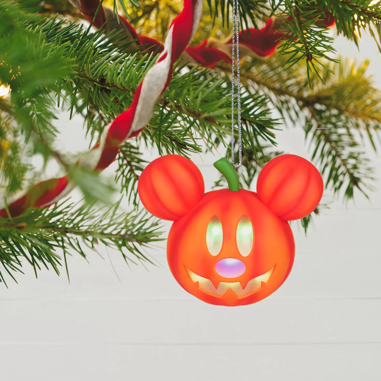 Halloween (10/31)>Hallmark Disney Mickey Mouse Mysterious Mickey Jack-O'-Lantern Ornament With Light