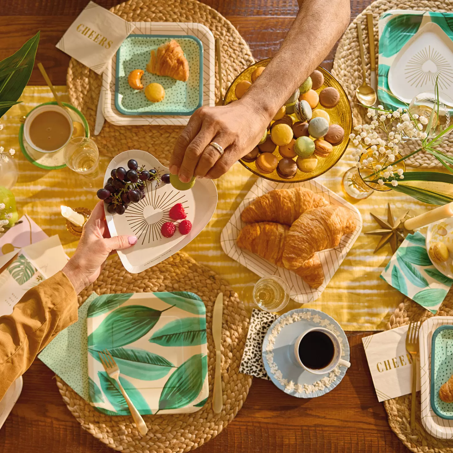 Birthday>Hallmark Gilded Garden Party Essentials Set