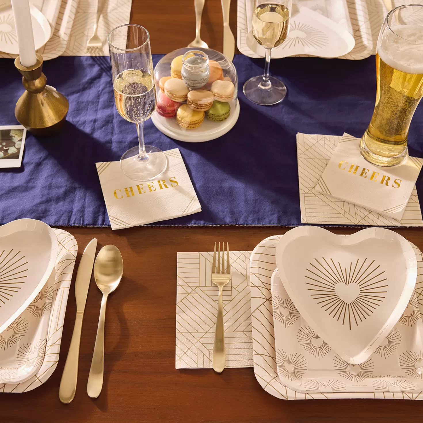 Birthday>Hallmark Ivory And Gold Party Essentials Set