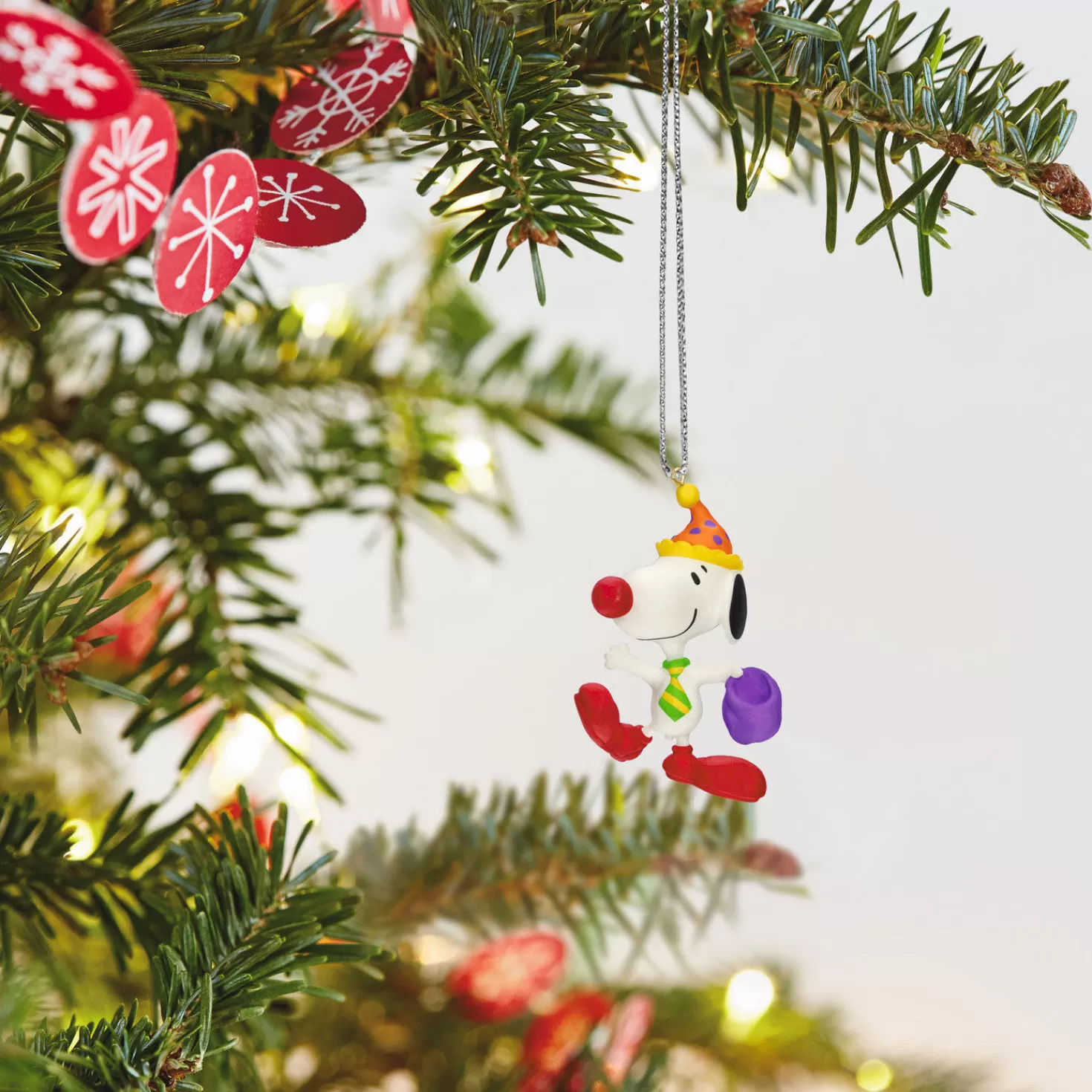Halloween (10/31)>Hallmark Mini The Peanuts® Gang Clowning Around Snoopy Ornament, 1.06"