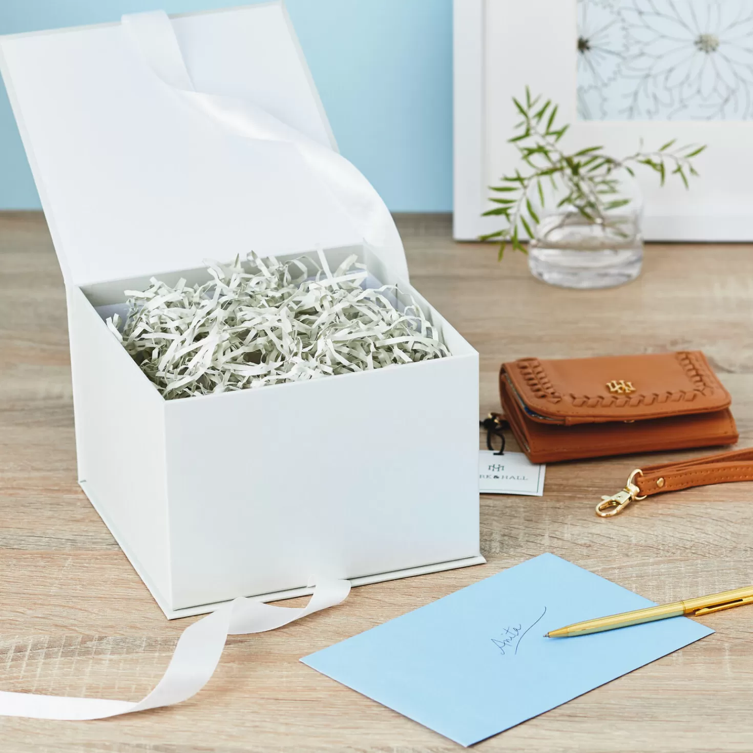 Birthday>Hallmark Pearl White 5X7 Large Gift Box With Shredded Paper Filler