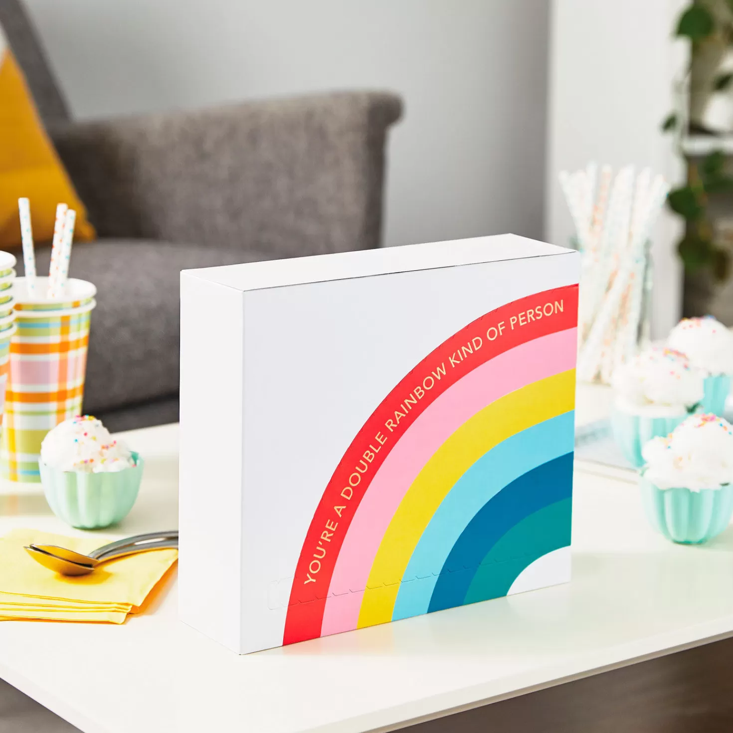 Birthday>Hallmark Rainbow Fun-Zip Gift Box