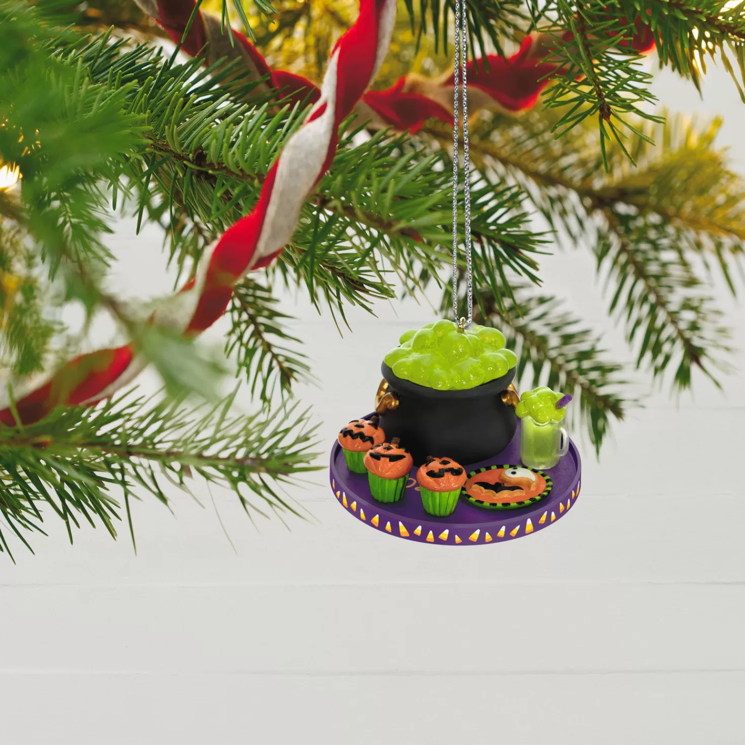 Halloween (10/31)>Hallmark Season's Treatings Halloween Party 2023 Ornament