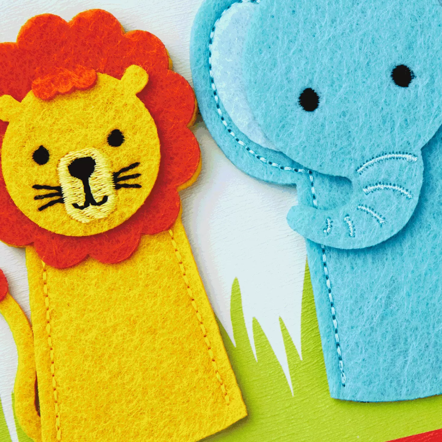 Birthday>Hallmark Wild And Happy Birthday Card With Finger Puppets For Kids