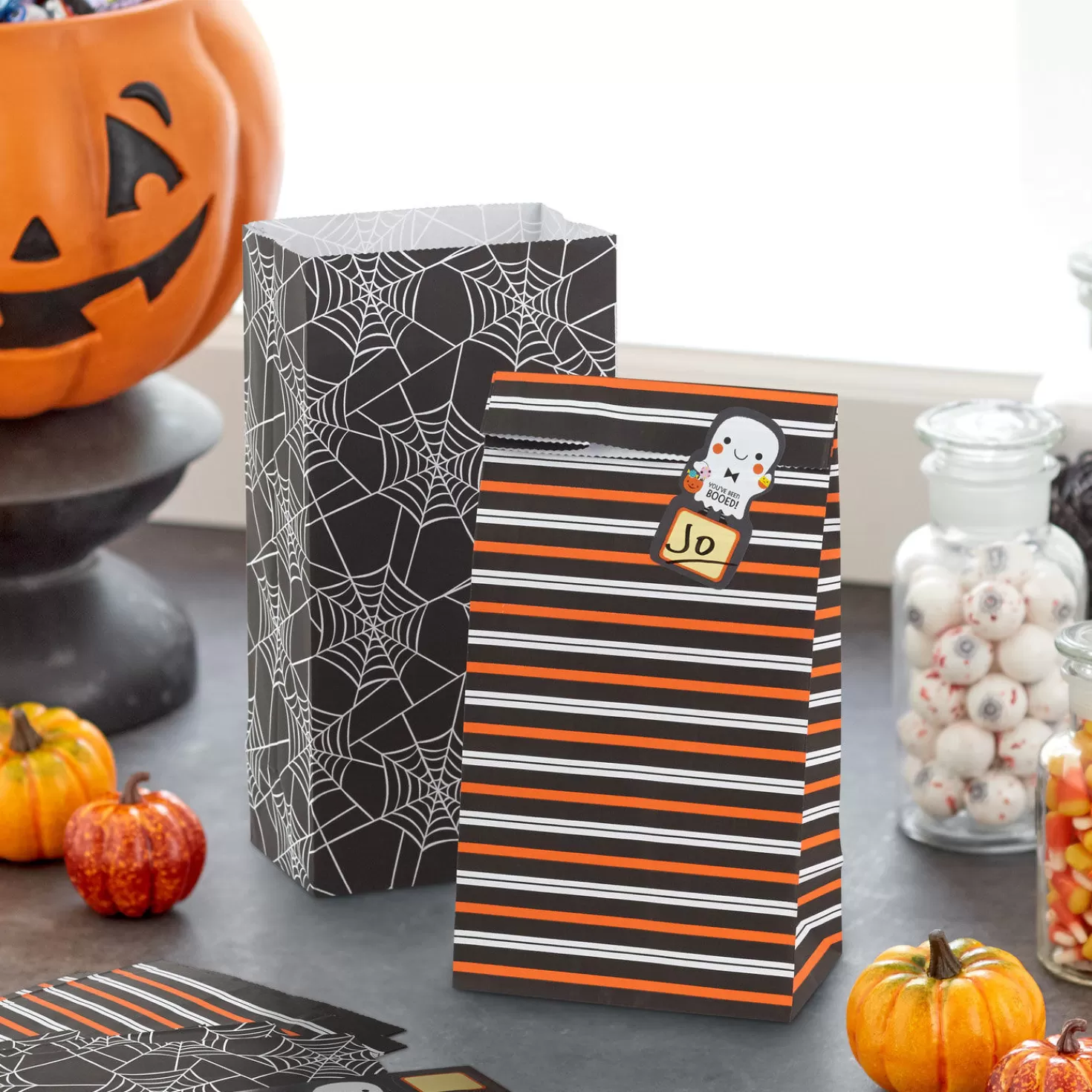 Halloween (10/31)>Hallmark You'Ve Been Booed 30-Pack Halloween Paper Goodie Bags With Stickers